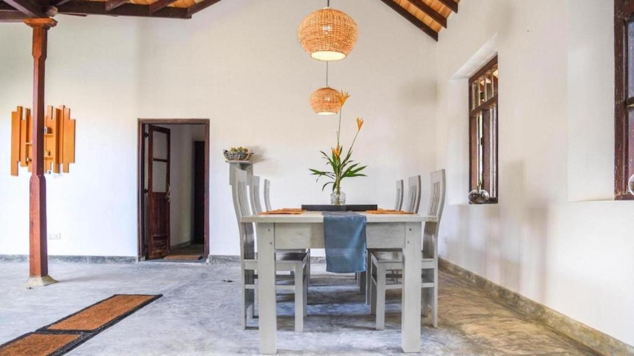 Antique Ceylon Villa Ahangama Buitenkant foto