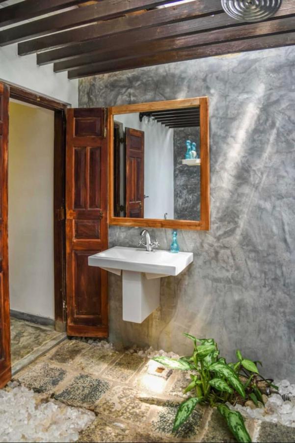 Antique Ceylon Villa Ahangama Buitenkant foto