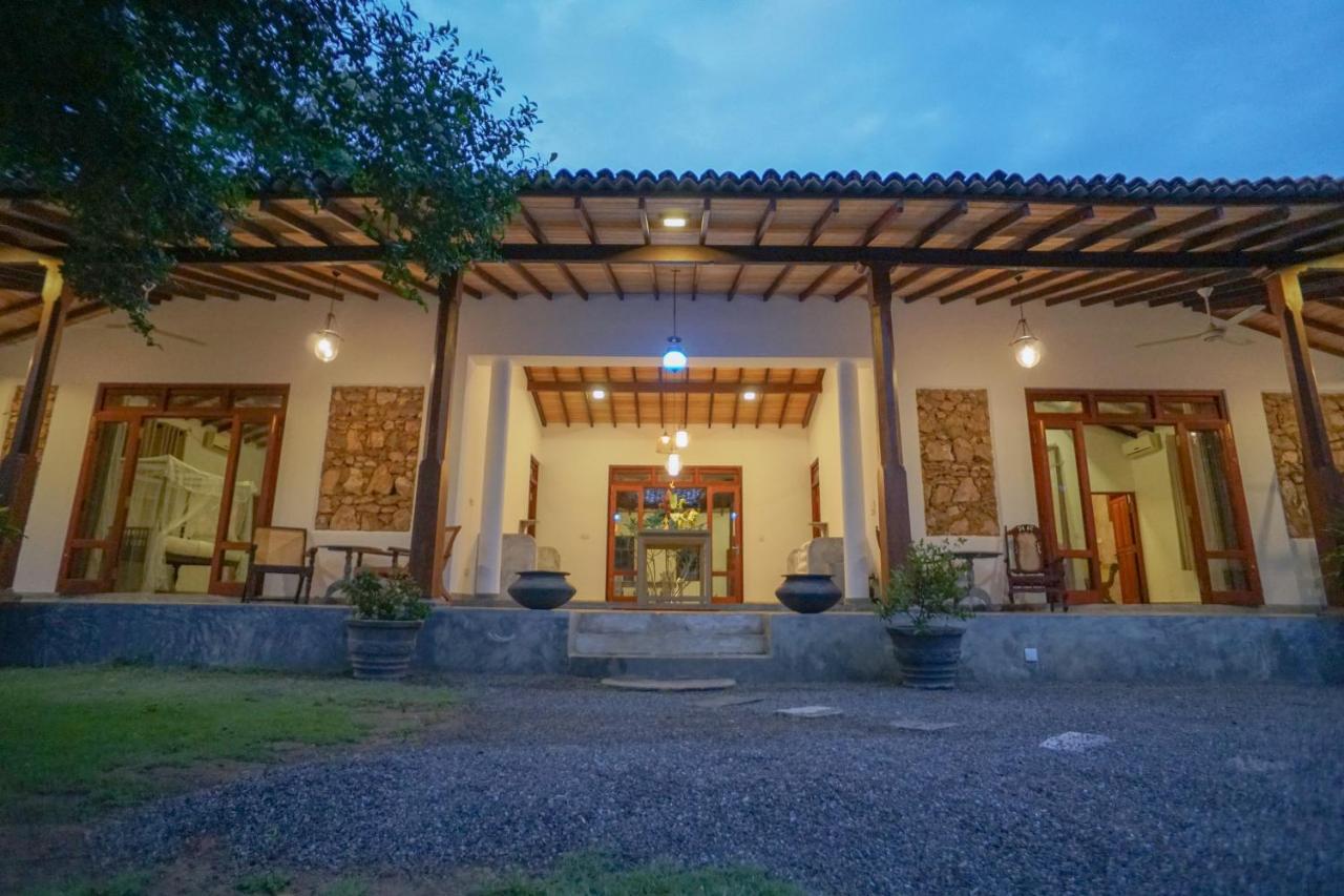 Antique Ceylon Villa Ahangama Buitenkant foto