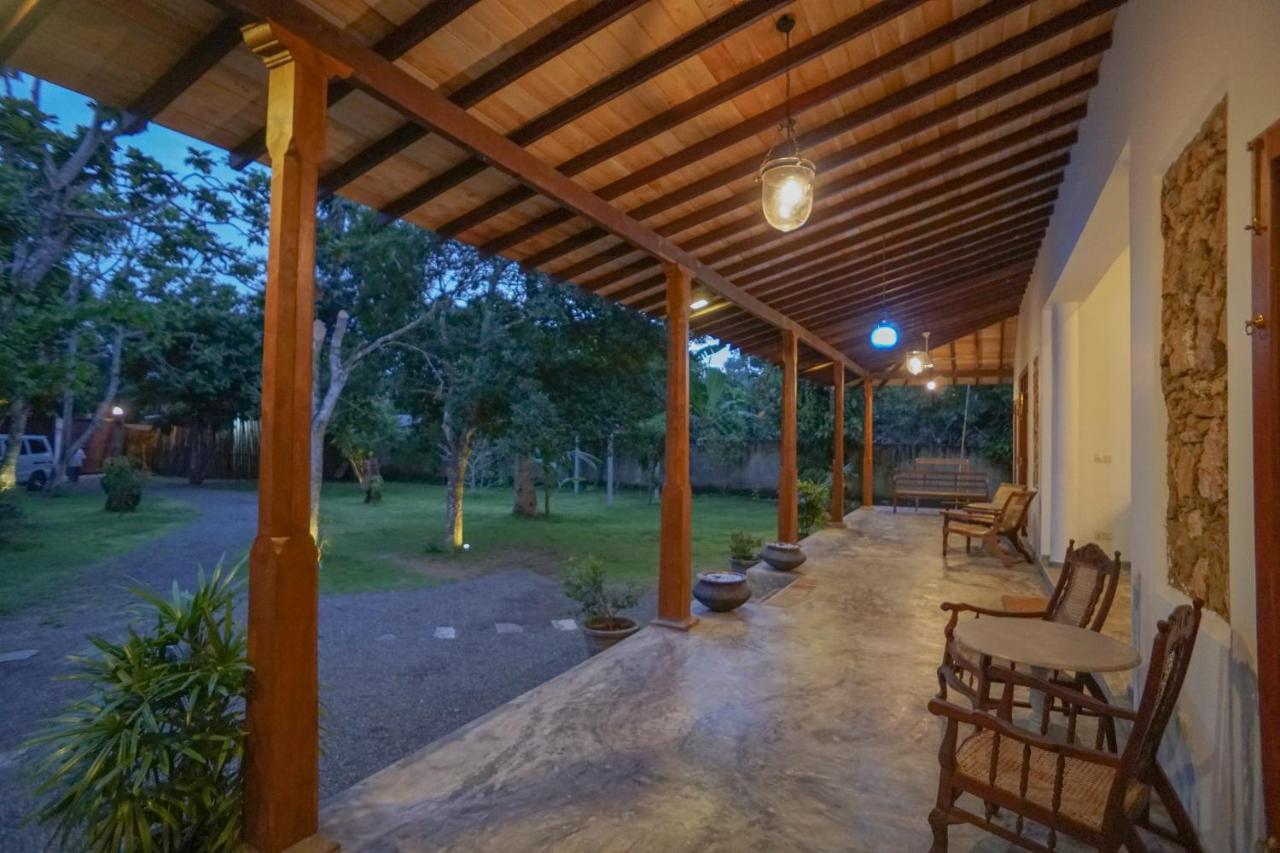 Antique Ceylon Villa Ahangama Buitenkant foto